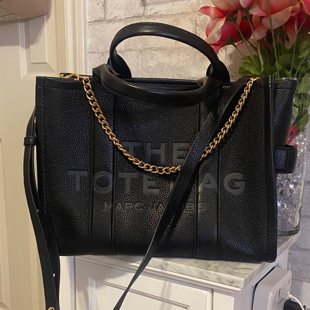 Marc Jacobs medium Black Leather Tote with Gold Chain